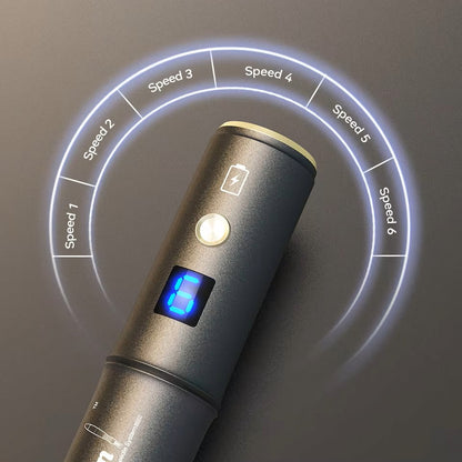 Dr. Pen A8S micronaaldpen die zes snelheidsniveaus toont met digitaal display voor nauwkeurige en aangepaste huidbehandeling.