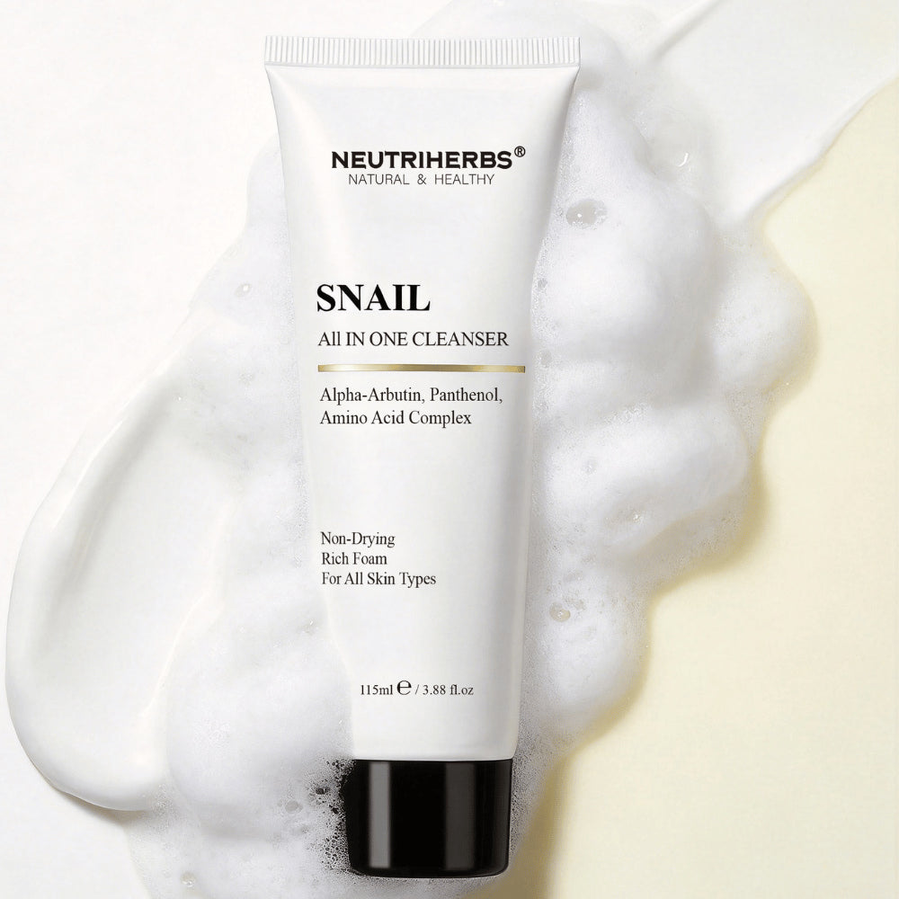 Neutriherbs Snail All In One Cleanser met reinigingsschuim – milde gezichtsreiniging die vuil, talg en make-up effectief verwijdert zonder de huid uit te drogen.