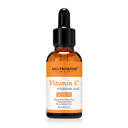 Neutriherbs Vitamin C + Hyaluronic Acid Serum 30 ml tegen een witte achtergrond. Gezichtsserum met vitamine C en hyaluronzuur dat de huid hydrateert, meer glans geeft en bijdraagt aan een egalere teint.