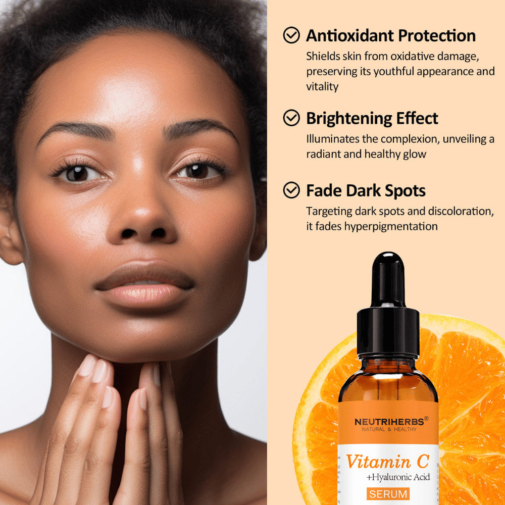 Vrouw met een egale en stralende huid samen met Neutriherbs Vitamin C + Hyaluronic Acid Serum 30 ml. Serum met vitamine C en hyaluronzuur dat helpt de huid te beschermen tegen vrije radicalen, meer glans te geven en de zichtbaarheid van pigmentvlekken te verminderen.